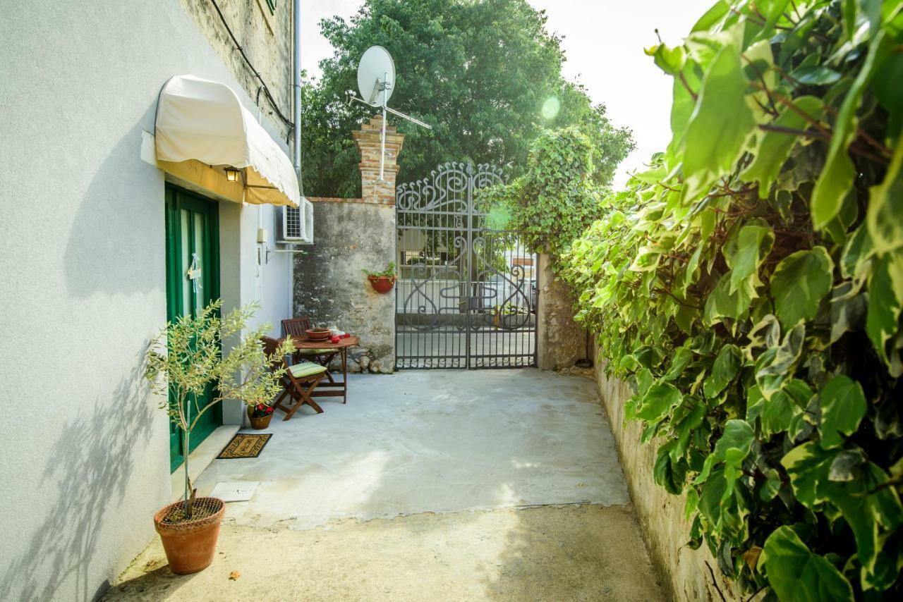 Rustica Apartments シベニク エクステリア 写真